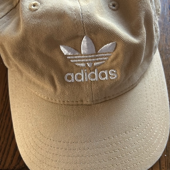 Adidas cap - Picture 9 of 10